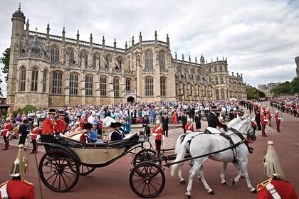 Lo duques de Cambridge acompañaron a Camilla y al príncipe Carlos en el carruaje.