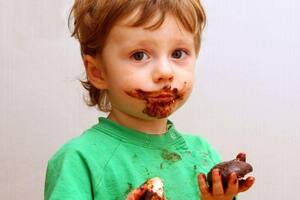 Qué alimentos no deberían comer los niños, según Harvard