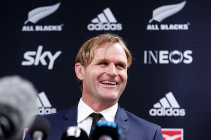”Lo lamentamos mucho por él. Será una gran pérdida”, dijo el entrenador de los Crusaders, Scott Robertson, que desde 2024 será el DT de los All Blacks