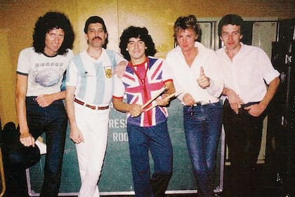 “Lo lamento, Marzolini”, le dijo Maradona a su DT en Boca y se fue en el quinto y último show de la gira, como invitado de honor