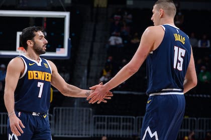 Lo mejor de Facundo Campazzo es la conducción, pero en Denver ese trabajo lo hace el pivote, Nikola Jokic