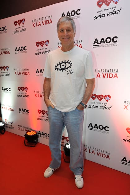 Lo mismo hizo Horacio Cabak, presente en el Hipódromo. Los fondos recaudados se destinan a la formación educativa de especialistas en oncología de todo el país para estimular la investigación y ayudar a fomentar la prevención y detección temprana de la enfermedad