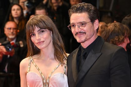 "Lo que lo hace tan fabuloso es que muestra toda su humanidad y no oculta quién es. Y creo que eso es estimulante, porque normalmente nos movemos por el mundo ocultando quiénes somos”, destacó recientemente Lux sobre su hermano, Pedro