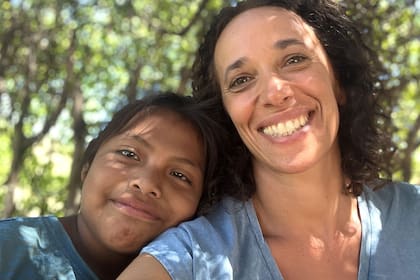 Lo que más disfrutan los chicos que conocemos es sacarse fotos y aprender a usar nuestros equipos de filmación