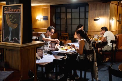 "Lo que más nos funcionó siempre es el boca a boca, eso es lo que nos trajo a los clientes más fieles. Nosotros hacemos salchichas 100% caseras, naturales"