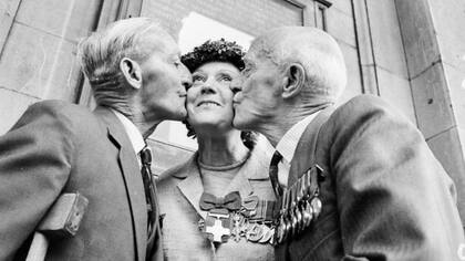 Lo que menos imaginó cuando habló con Jepson fue que terminaría siendo la espía más condecorada de la Segunda Guerra Mundial (aquí en 1966 en una convención de héroes de guerra)