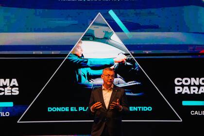 “Lo que nos hace diferentes se basa en tres elementos que definen nuestra identidad: el placer de conducir, el carisma francés en el diseño y la durabilidad de nuestros productos”, explicó Alain Favey, CEO global de Peugeot, quien visitó la Argentina por primera vez para el lanzamiento.