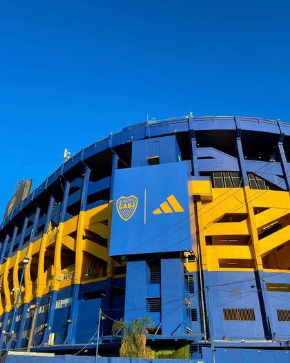 Lo que sucede con La Bombonera, dispuesto por el Gobierno de la Ciudad y ratificado por un juez, es motivo de críticas de la dirigencia boquense a sus rivales políticos.