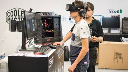 Lo último en tecnología atrapa a los jóvenes