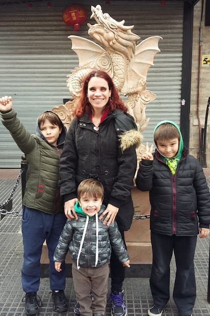 "Lo único que mis hijos reclaman es que se los respete como niños", asegura Verónica