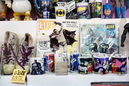 Batman es otro de los personajes codiciados en el local de coleccionismo; los otros dos son He-Man y los protagonistas de Star Wars