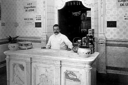 Local de venta de productos lácteos frescos de La Martona.