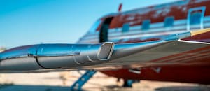 Cómo es el jet privado de Elvis Presley que estuvo 40 años abandonado en el desierto