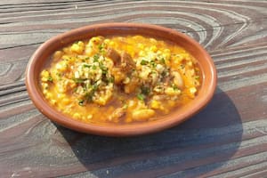 Locro pulsudo con pechito de cerdo y roast beef