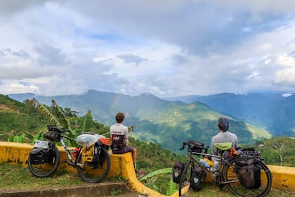 Logan y Liam en Antioquia, Colombia, el 19 de junio de 2022