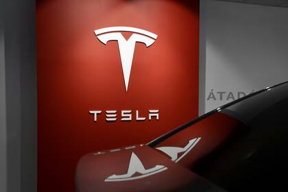 ¿Cayeron las acciones de Tesla por estos inconvenientes?
