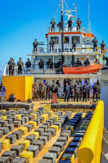 Logran el decomiso de droga más grande en la historia de El Salvador (X @DefensaSV)