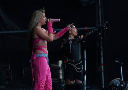 Lola Indigo con María Becerra