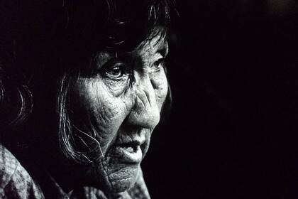 Lola Kiepja retratada por la antropóloga Anne Chapman