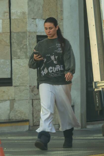 Lola Lanata también visitó a su papá durante la tarde.