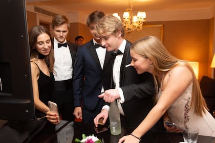 Lola Malm Green, Jaime Barroso (hermano de Pepe, el ex novio español de Tini Stoessel, Benicio, Balthazar y Taína.