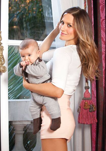 Lola Ponce estuvo en Buenos Aires y presentó a su bebe