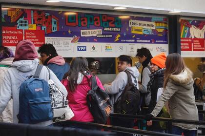 Lollapalooza: largas colas en la Rural para conseguir una entrada