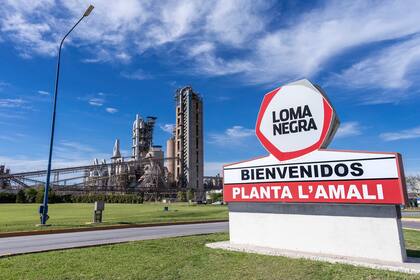 Loma Negra, que cotiza en la Bolsa de Nueva York, logró que, en 2022, la Corte Suprema le exigiera al gobierno misionero que dejara de cobrarle el pago del anticipo del impuesto sobre los Ingresos Brutos (IIBB)