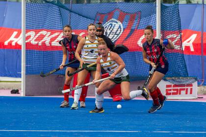 Lomas arrancó goleando a San Lorenzo en su defensa del título