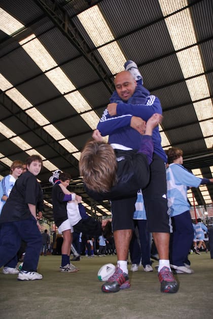 Lomu, en una de sus visitas a la Argentina