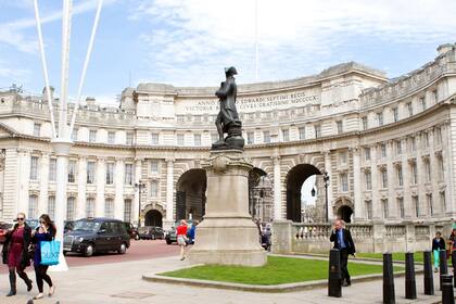Londres y Bond, una combinación explosiva
