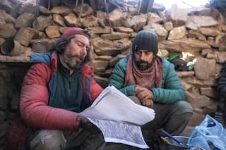 Se perdió en la montaña, encontró refugio en una cueva de pumas y lo salvó un dron