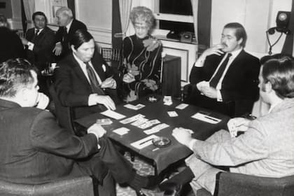 Lord Lucan se dedicó de lleno desde 1960 a jugar por dinero en diferentes clubes y casinos