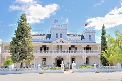 Lord Milner Hotel