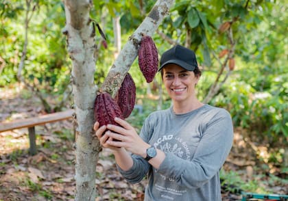 Lorena Galasso, experta en chocolates, es diseñadora gráfica y lidera SabeCacao, un emprendimiento de gastronomía y bebidas a base de cacao.
