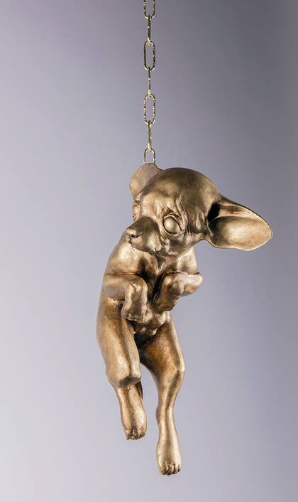 Lorena Guzmán, Fake Golden Chihuahua, 2017