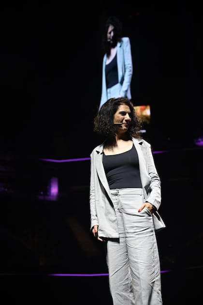 Lorena Moscovich, una especialista en el uso de la IA para políticas públicas hizo hincapié en cómo gracias a estas innovaciones se puede anticipar, conocer y promover soluciones de impacto social