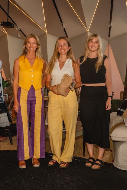 Lorena Ponce de León, Camila Muñoz y Paulina Maisterra