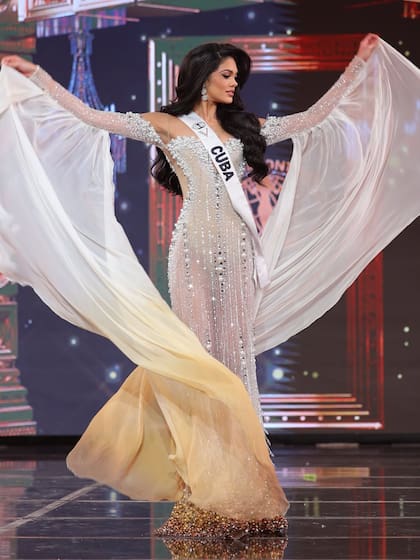 Lorena Suárez representó a Cuba en Miss Intercontinental 2025