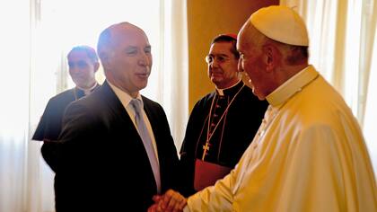 Lorenzetti participa de un encuentro con Francisco