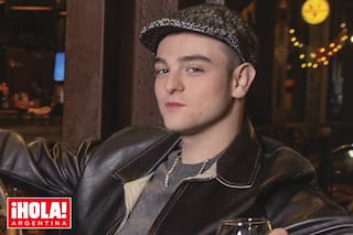 Es hijo de un prestigioso actor, eligió el mismo camino que su padre y posan juntos por primera vez