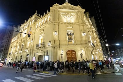 En el marco del Filba, fue multitudinaria la visita de Lorrie Moore al Teatro Cervantes, Buenos Aires en 2019
