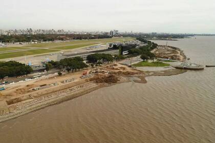 Los 20 kilómetros de costa porteña podrían convertirse en sendero peatonal y de bicis