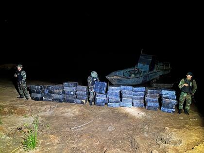 Los 2240 panes de marihuana fueron encontrados en el kilómetro 1750 del río Paraná