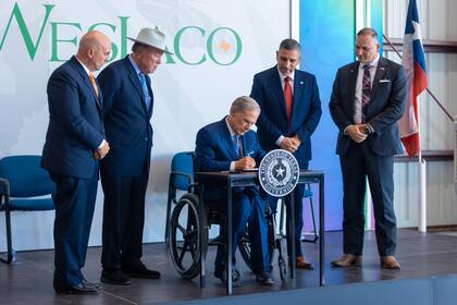 Los 26 millones de dólares se destinarán a la ampliación de la pista, la construcción de nuevas instalaciones y la mejora de la infraestructura de drenaje