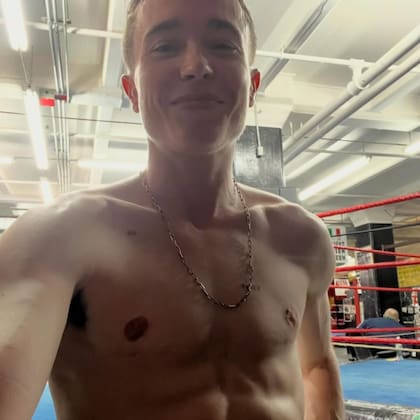 Los abdominales de Elliot Page que dejaron sin palabras a sus fans en Instagram