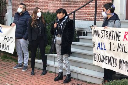 Los abogados de Vizguerra argumentan que la orden de deportación de 2011 no es válida y que el ICE actúa sin justificación legal, mientras organizaciones exigen su liberación