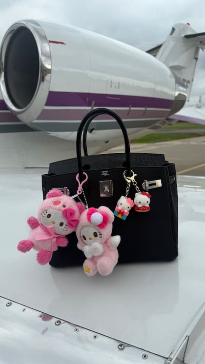 Los accesorios de Hello Kitty que agregó Wanda a su bolso