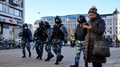 Los activistas que convocan protestas contra el gobierno ruso se organizan a través de las redes sociales