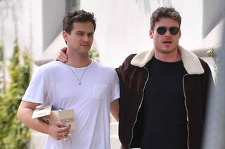 Las fotos que confirmarían el romance entre Richard Madden y Brandon Flynn